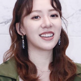 王宣 — Jie's Wife