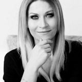 Magdalena Emilianowicz — Basia, sekretarka Kostrzewy