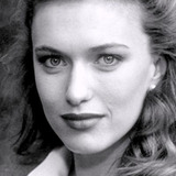 Laetitia Gabrielli — Joëlle, who has to take her swimming test without knowing how to swim