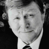 Wayne Heffley — Guard (uncredited)