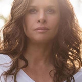 Julieta Ortega — Waitress