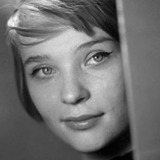 Svetlana Svetlichnaya — woman from the ruins