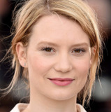 Mia Wasikowska — Anna Novák