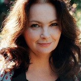 Anna Dymna — Magdalena, gospodyni księdza Peikswy