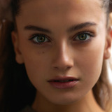 Zoë Pastelle Holthuizen — Gianna