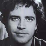 Enrico Montesano — Dante Zatteroni / Danteska Zatteroskaja (segment "La squadra di calcio")