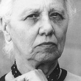 Ida Eccher — Casino Milano's Old Woman (uncredited)