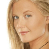 Carrie Anne Fleming — Damian's wife