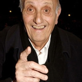 Pierre Tchernia — Le narrateur (voice)