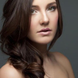 Shannon Leann — Hollywood Starlet (uncredited)