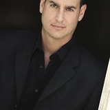 David Yuzuk — Bodyguard (uncredited)