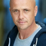 Jamie Robertson — Officer Daughtry