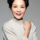 杨青 — [Female gynecologist]