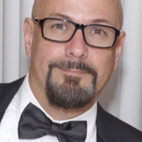 Eric Kay — Fireman (uncredited)