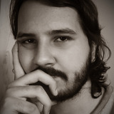 Zéz — Narrator (voice) / Ebenezer Scrooge (voice) / Others (voice)