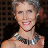 Shannon Wilcox — Mrs. Mills (Ali's Mother) (uncredited)