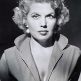 María Martín — Pilar