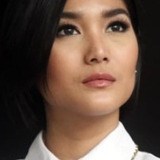 Dominique Diyose — Sandra