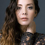 土屋アンナ — Editor-in-Chief (voice)