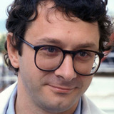 Xavier Gélin — Gilles, Françoise's work colleague (uncredited)