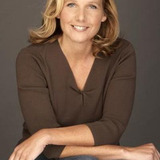 Suzanne Gillies — FBI Agent (uncredited)