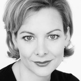 Сара Стюарт — Martha Wayne