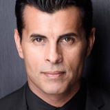 Рикардо Молина — Flor's Husband