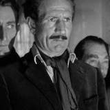 Giovanni Onorato — Un contadino (uncredited)