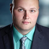 Крис Холлоуэй — Officer #1