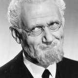 Ludwig Donath — Gestapo Officer in Schultz's Laboratory (Uncredited)