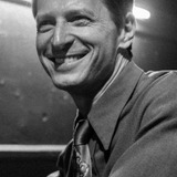 Лео Маркс — Party Waiter