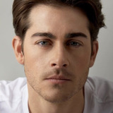 Кевин Докри — US Customs Officer