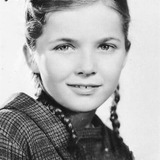 Carmencita Johnson — Little Girl (uncredited)