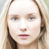 Alexandra Dowling — Agnes