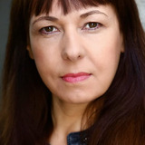 Sara Dee — Newsreader