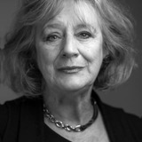 Maggie Steed — Frau Hermann
