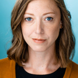 Johanna McGinley — Woman (uncredited)