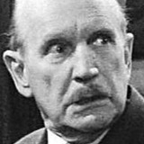 Paul Amiot — Le capitaine (uncredited)