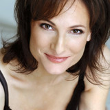 Сьюзэн Анджело — Dee O'Hara