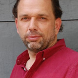 Филипп Хартманн — Halpern's Deputy Director (uncredited)