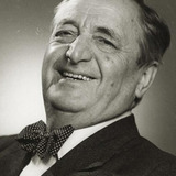 Hans Moser — Dr. Teisinger