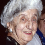 Rosl Mayr — Garderobiere