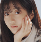 신은수 — The Girl with Red Hat