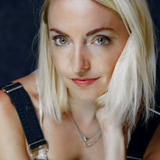 Dani Barker — Dee Dee