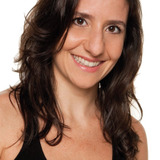 Mariana Bassoul — Vizinha de Elvira