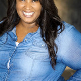 Amia Edwards — Art Bazaar Vendor