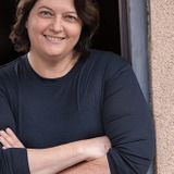 Rose Colasanti — Woman in Bar (uncredited)