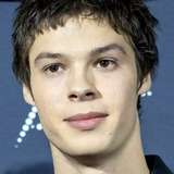 Paul Kircher — Lucas Ronis