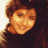 Divya Bharti — Kusum (Prabhat's girlfriend)