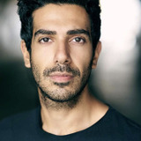 Лиран Натан — Axia Restaurant Waiter